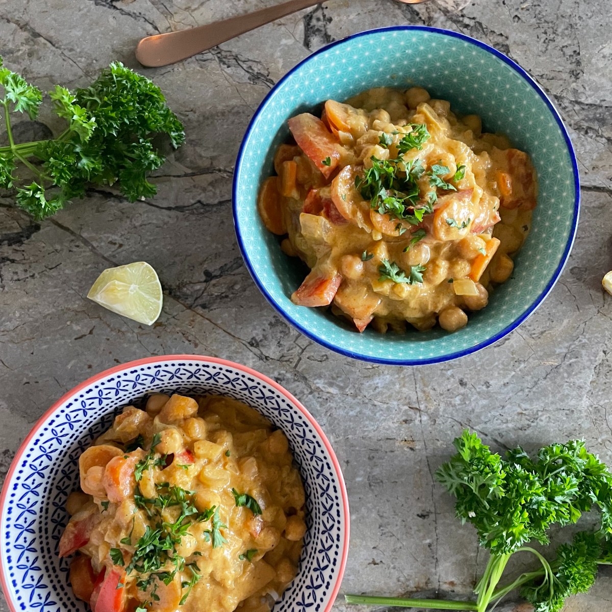 Gult tælenskt karrí